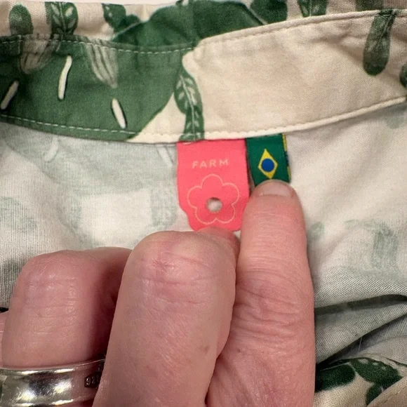 FARM Rio Green Crab Print Button-Up Shirt Size Medium LIKE NEW! Extremely RARE - Picture 6 of 10